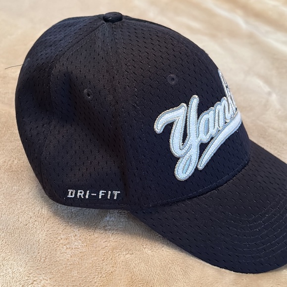 🔥Nike Yankees hat🔥 - Picture 3 of 5